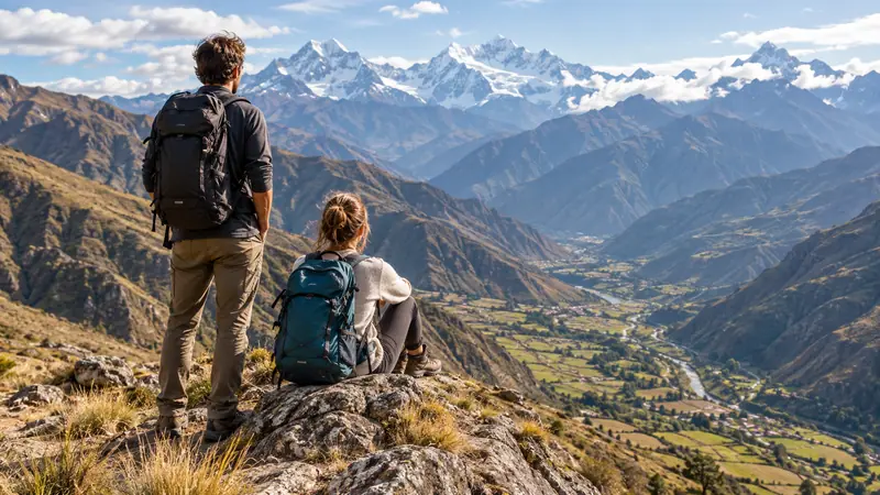 Dois viajantes com mochila observando os Andes peruanos